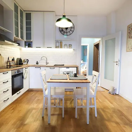 Classy Residential 1bdrm Flat With View And Elevator Apartament