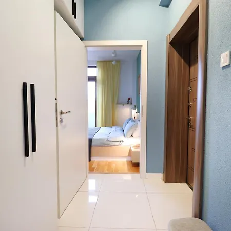 Apartament Classy Residential 1bdrm Flat With View And Elevator *