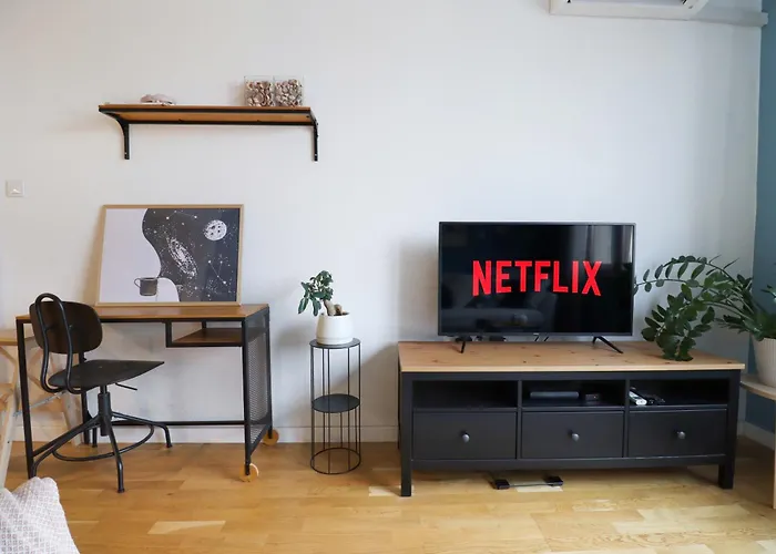 Classy Residential 1bdrm Flat With View And Elevator Lejlighed *