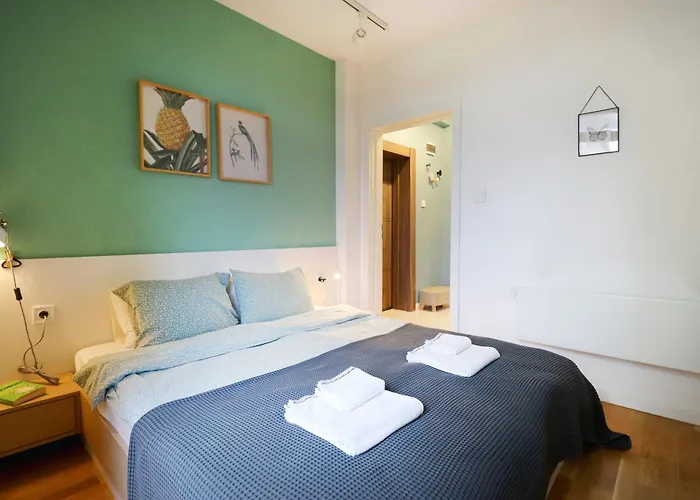 Lejlighed Classy Residential 1bdrm Flat With View And Elevator