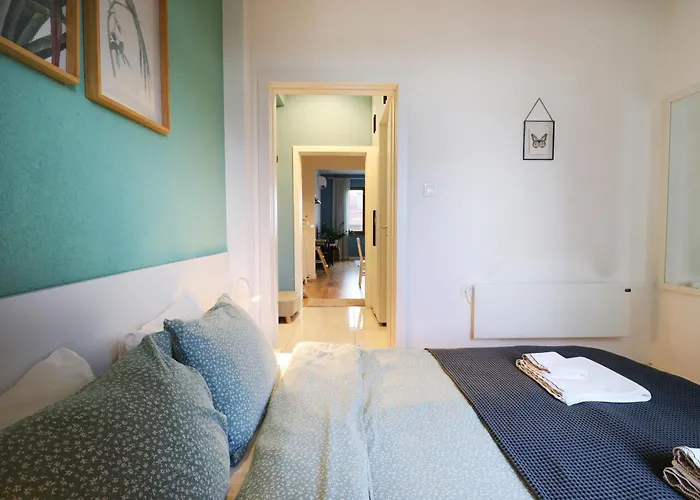 Classy Residential 1bdrm Flat With View And Elevator Lejlighed